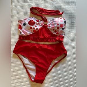 NEW. 4 for $20 🤩. Tried on but never worn. Retro look two piece swimsuit.